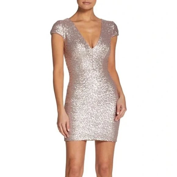 Dress the Population Dresses & Skirts - NWT Dress the Population Zoe /Bree Sequin Bodycon Cap Sleeve V Neck Mini Dress M
